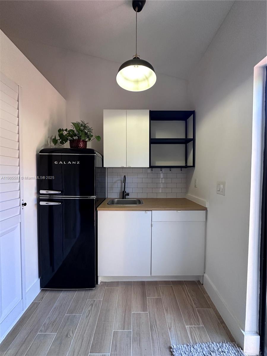 EDISON HEIGHTS SEC D - Residential Lease