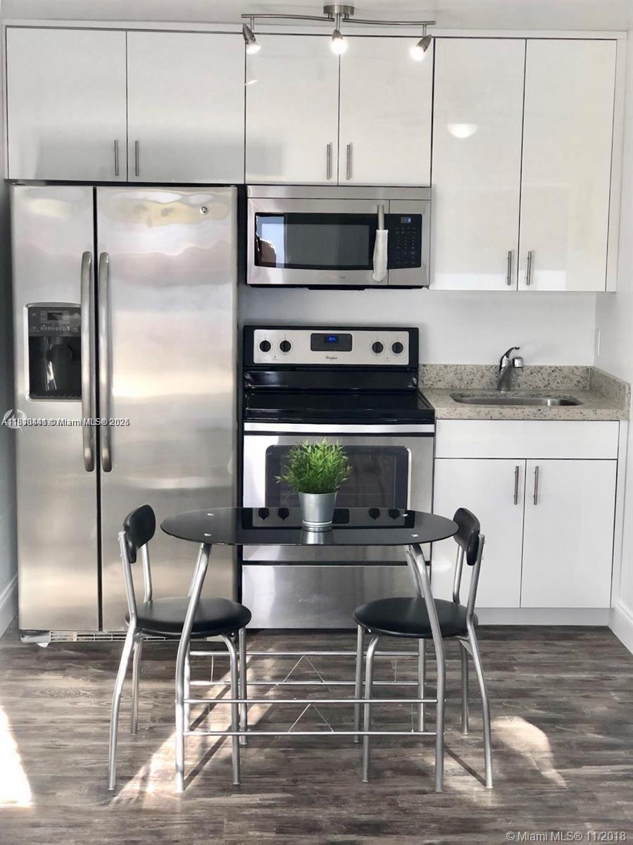 2344 W Flagler St, Miami, Broward County, Florida - 1 Bedrooms  
1 Bathrooms - 