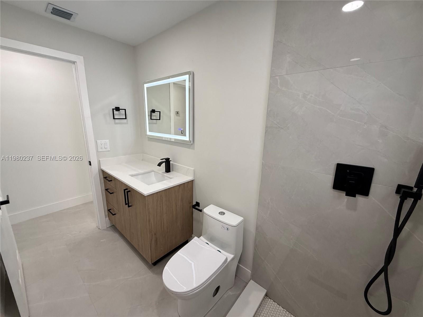 WELLEBY UNIT 2 - Residential