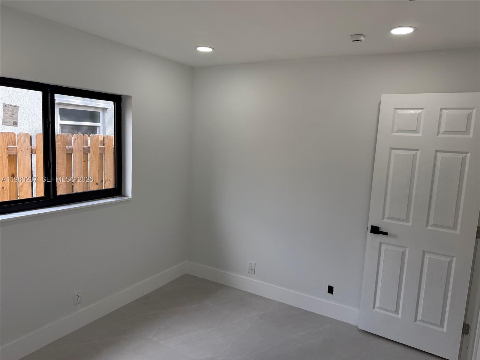 WELLEBY UNIT 2 - Residential