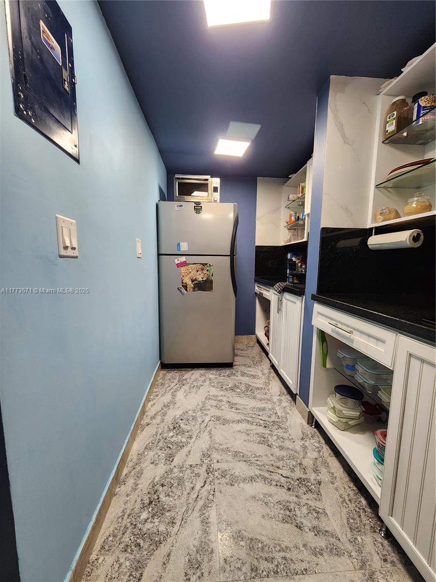 THREE HORIZONS EAST CONDO - Residential