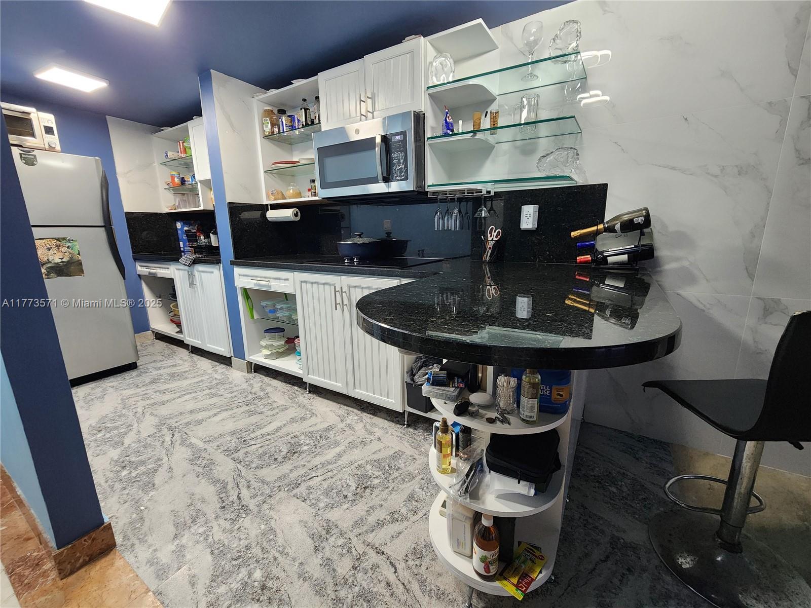 THREE HORIZONS EAST CONDO - Residential