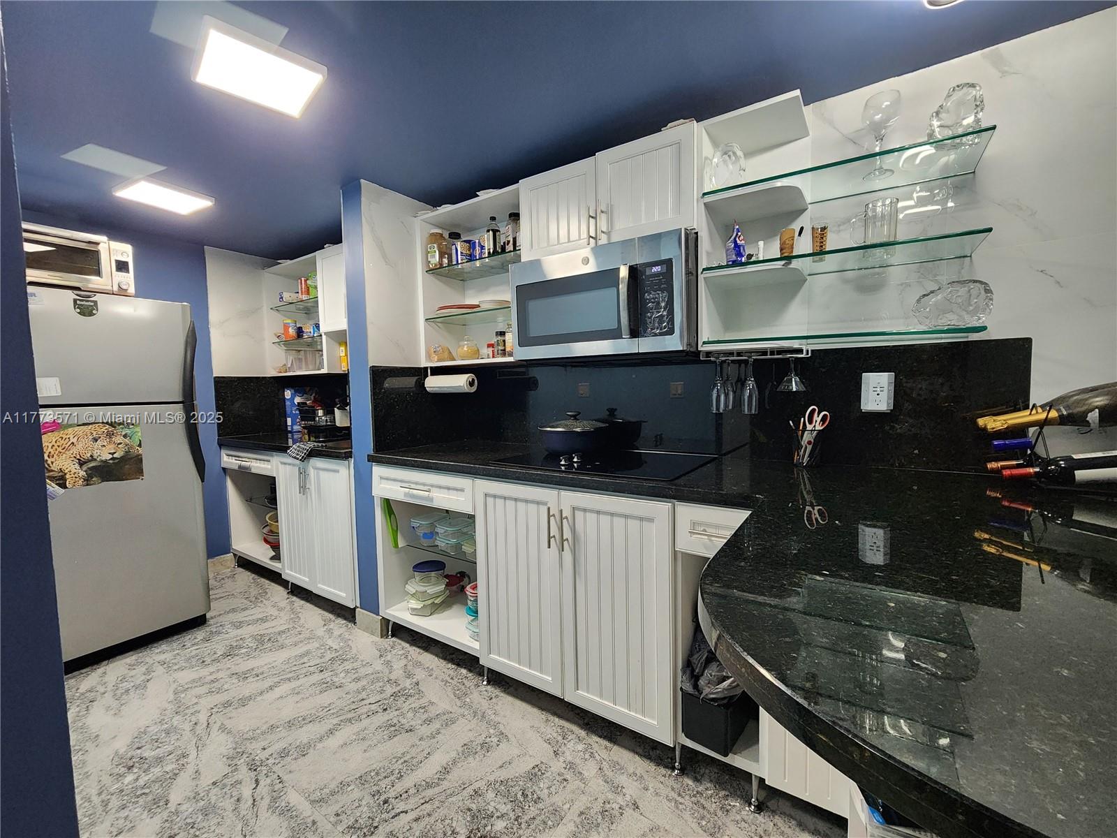 THREE HORIZONS EAST CONDO - Residential