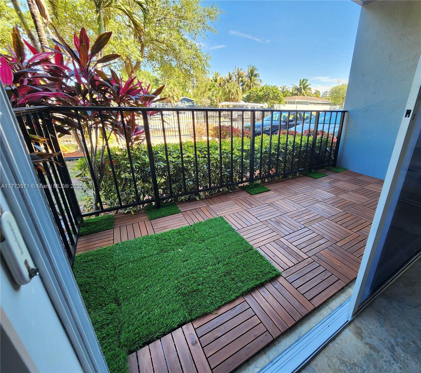 THREE HORIZONS EAST CONDO - Residential