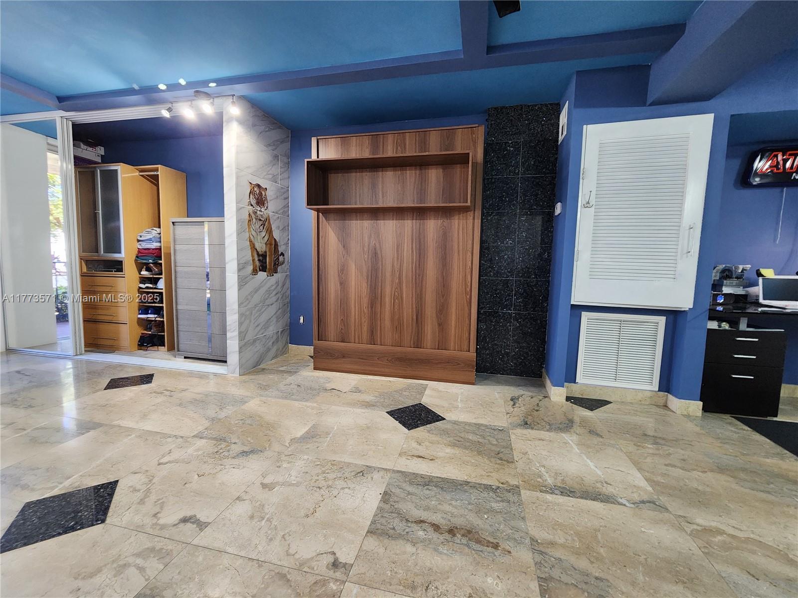 THREE HORIZONS EAST CONDO - Residential