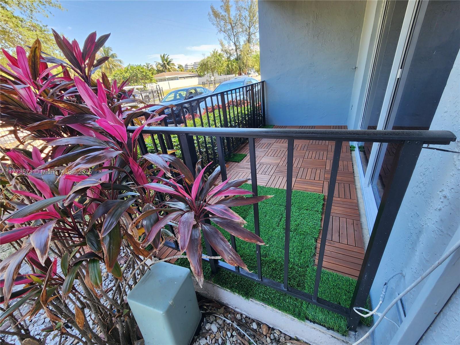 THREE HORIZONS EAST CONDO - Residential