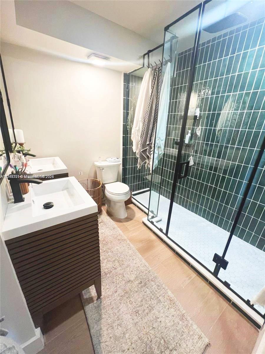 10185 Collins Ave 323