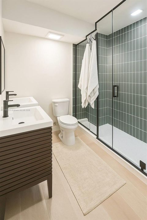 10185 Collins Ave 323 Bal Harbour FL 33154