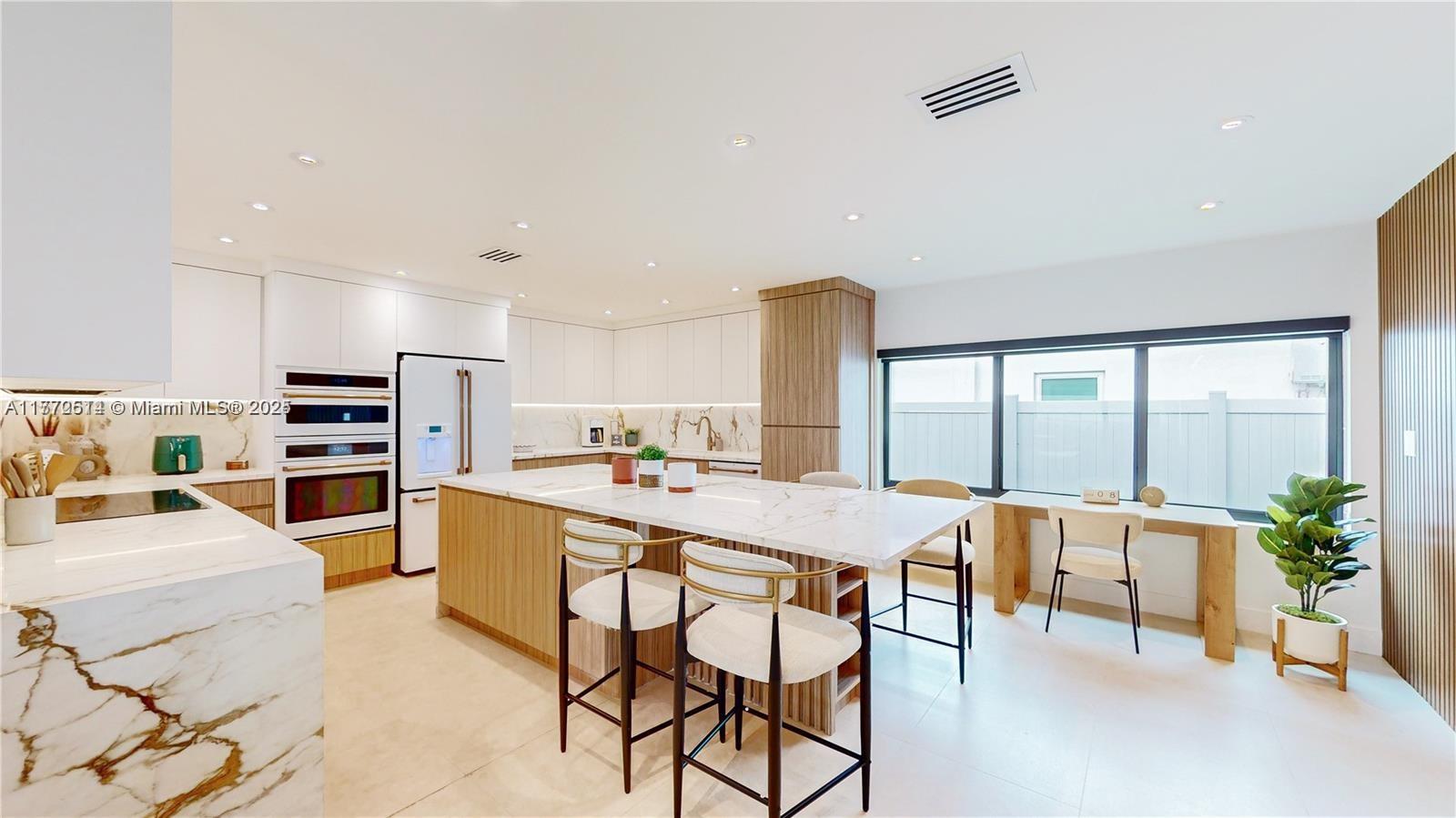 HIGHLAND WOODS SEC 4 - Residential Lease