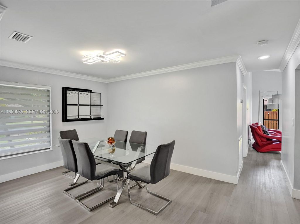 Photo of 7107 NW 39th St, Coral Springs, FL 33065 (MLS # A11880638)