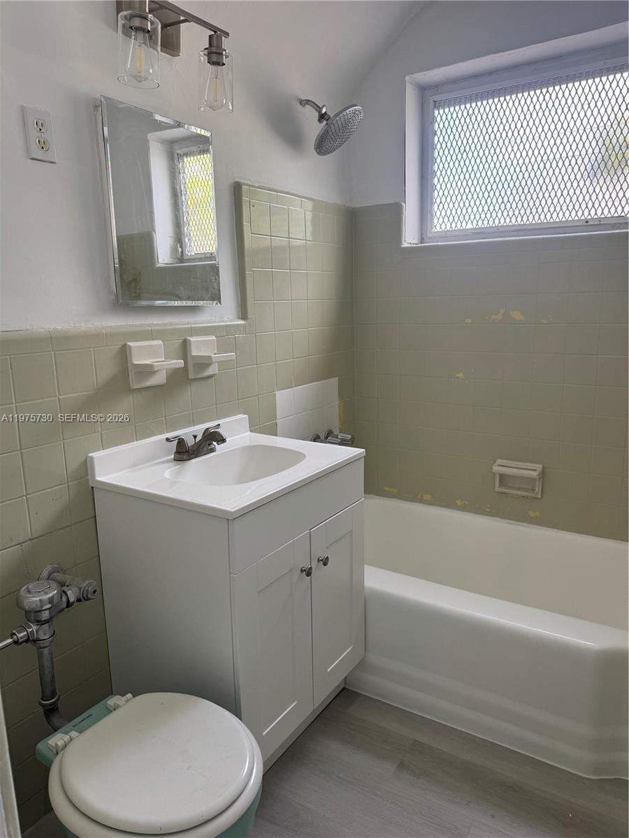 SUNDIAL CONDO - Residential Lease