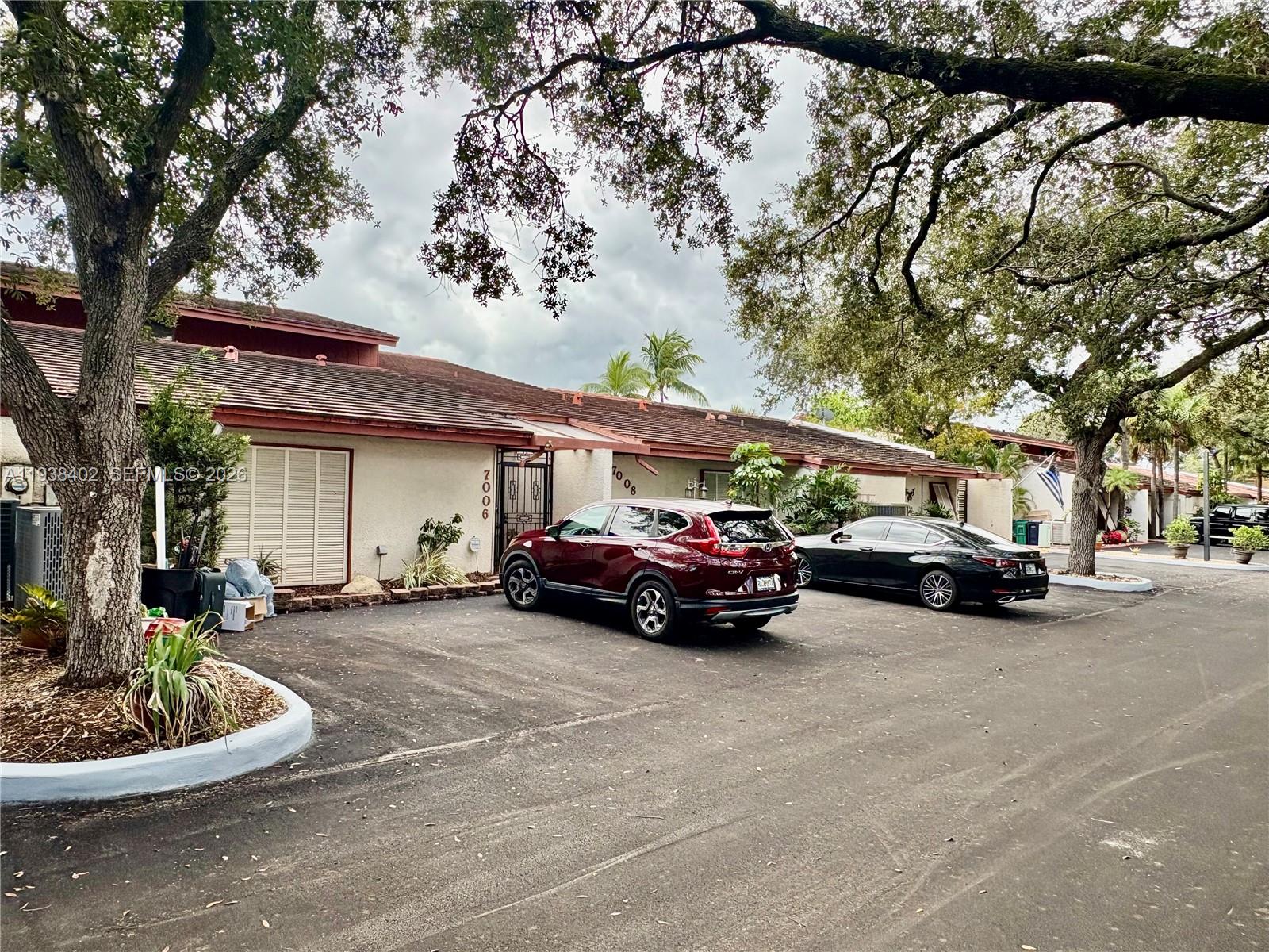 MIAMI LAKES LOCH ISLE - Residential