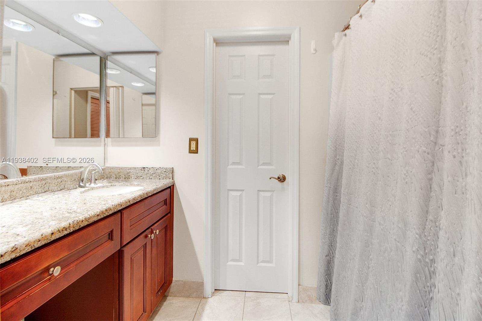 MIAMI LAKES LOCH ISLE - Residential