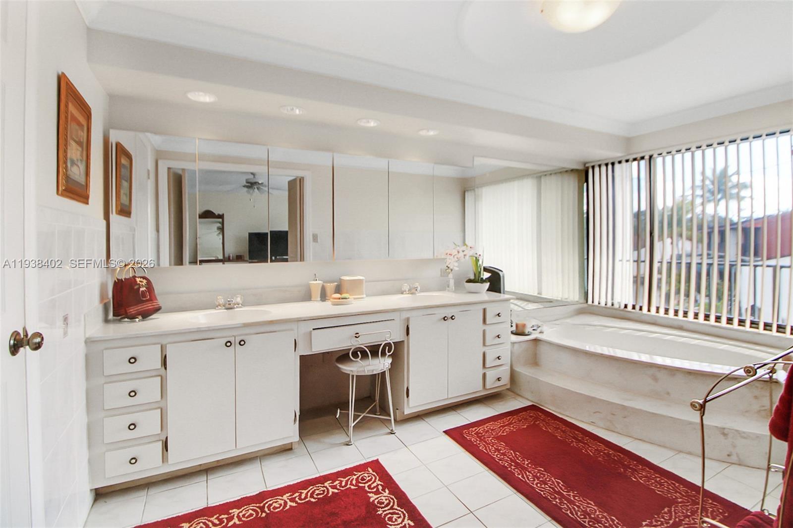 MIAMI LAKES LOCH ISLE - Residential