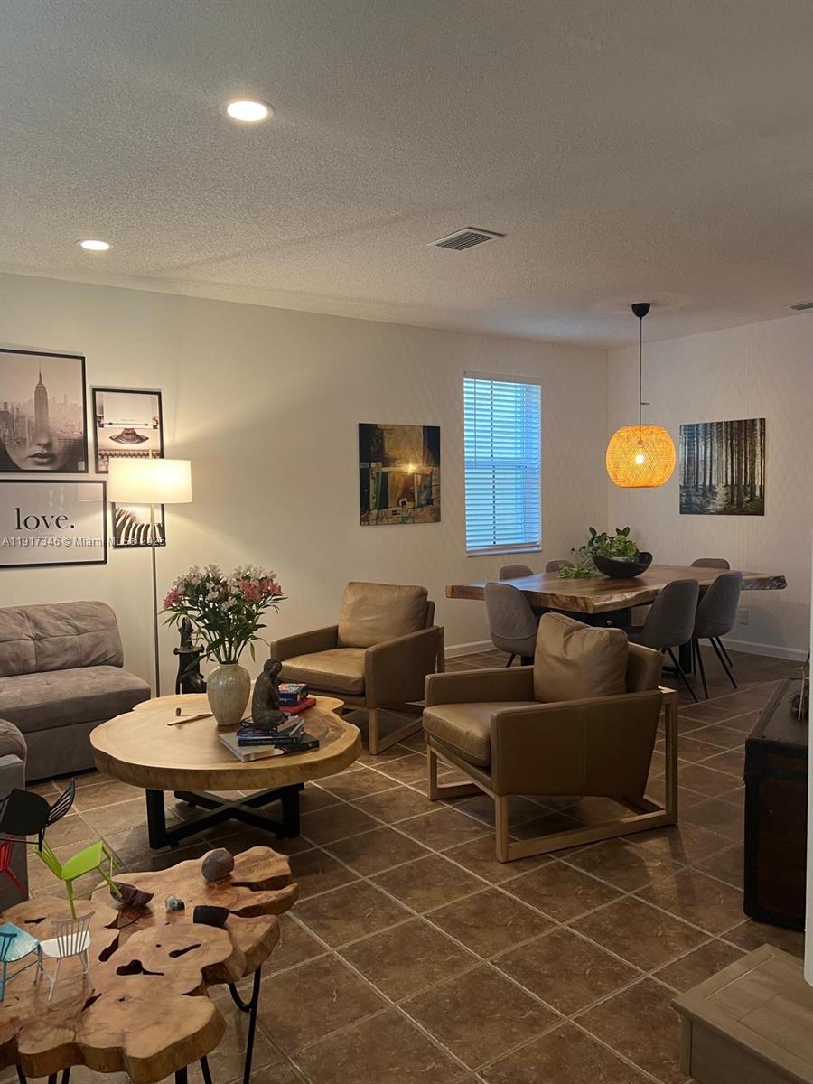 SECTOR 2-PARCELS 1 2 3 4 - Residential Lease