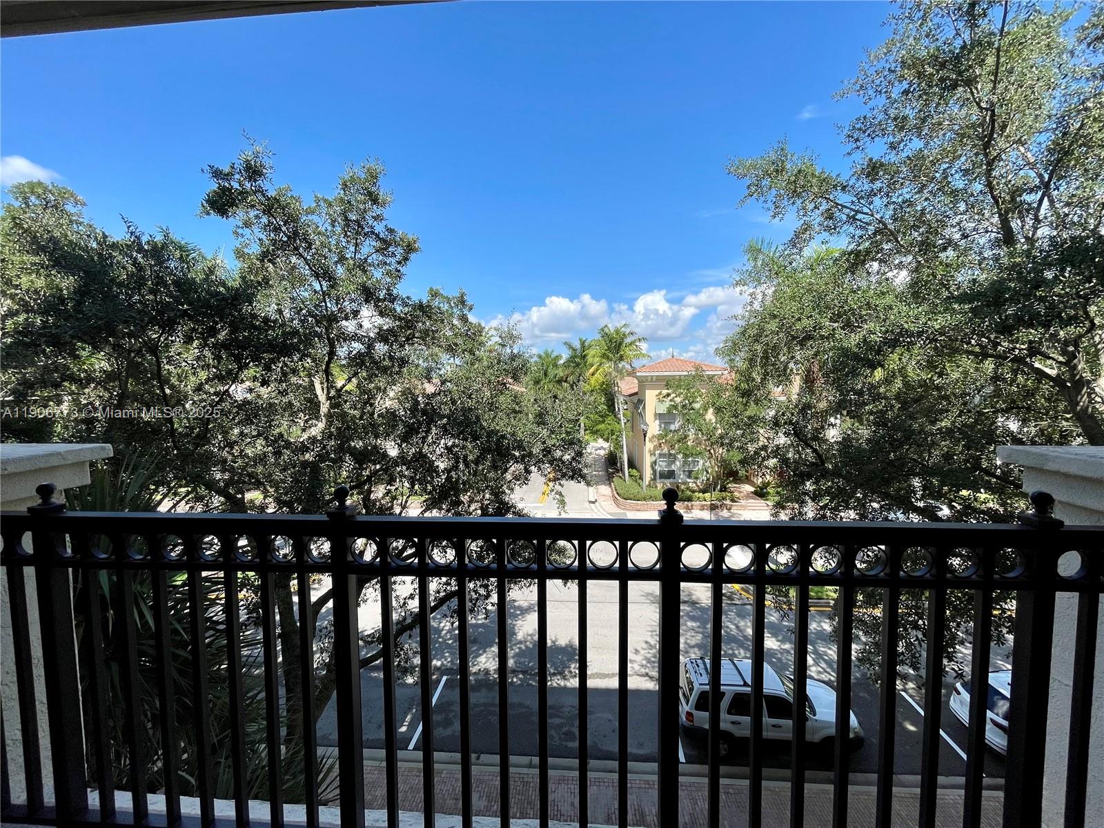 VILLA FLORA CONDO - Residential