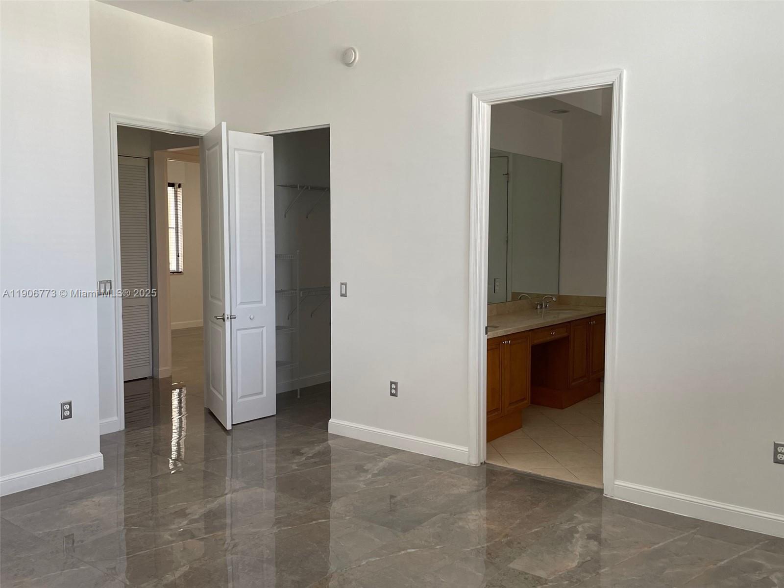 VILLA FLORA CONDO - Residential