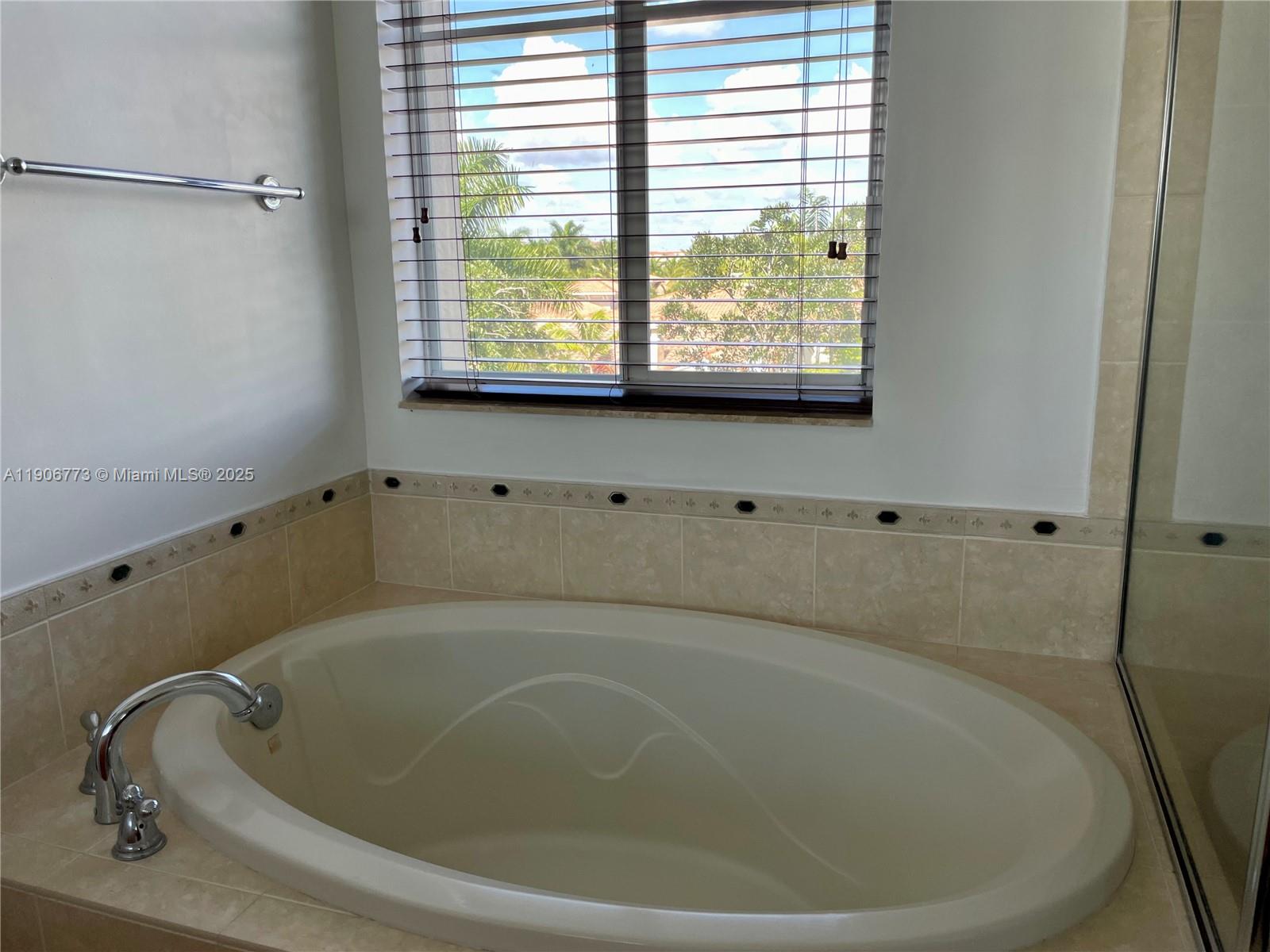 VILLA FLORA CONDO - Residential