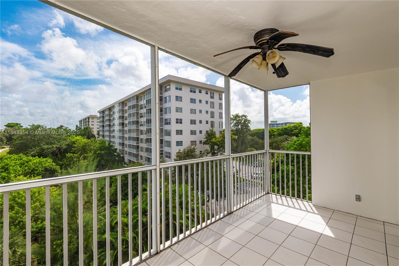 palm aire country club - Residential