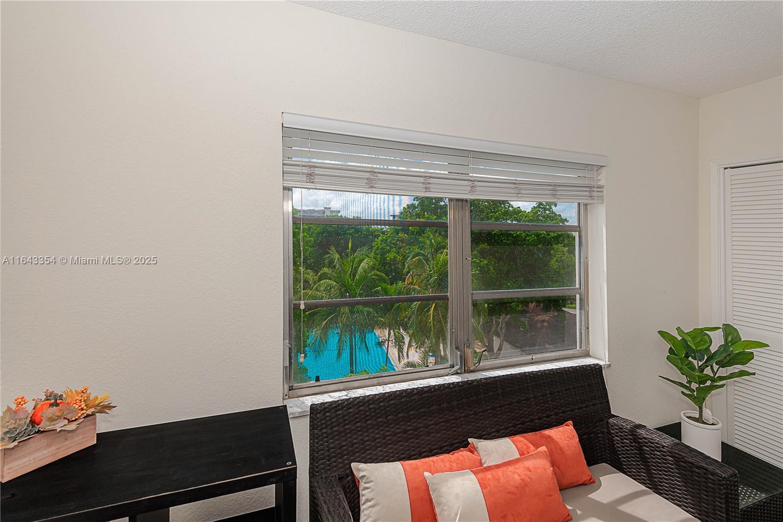palm aire country club - Residential