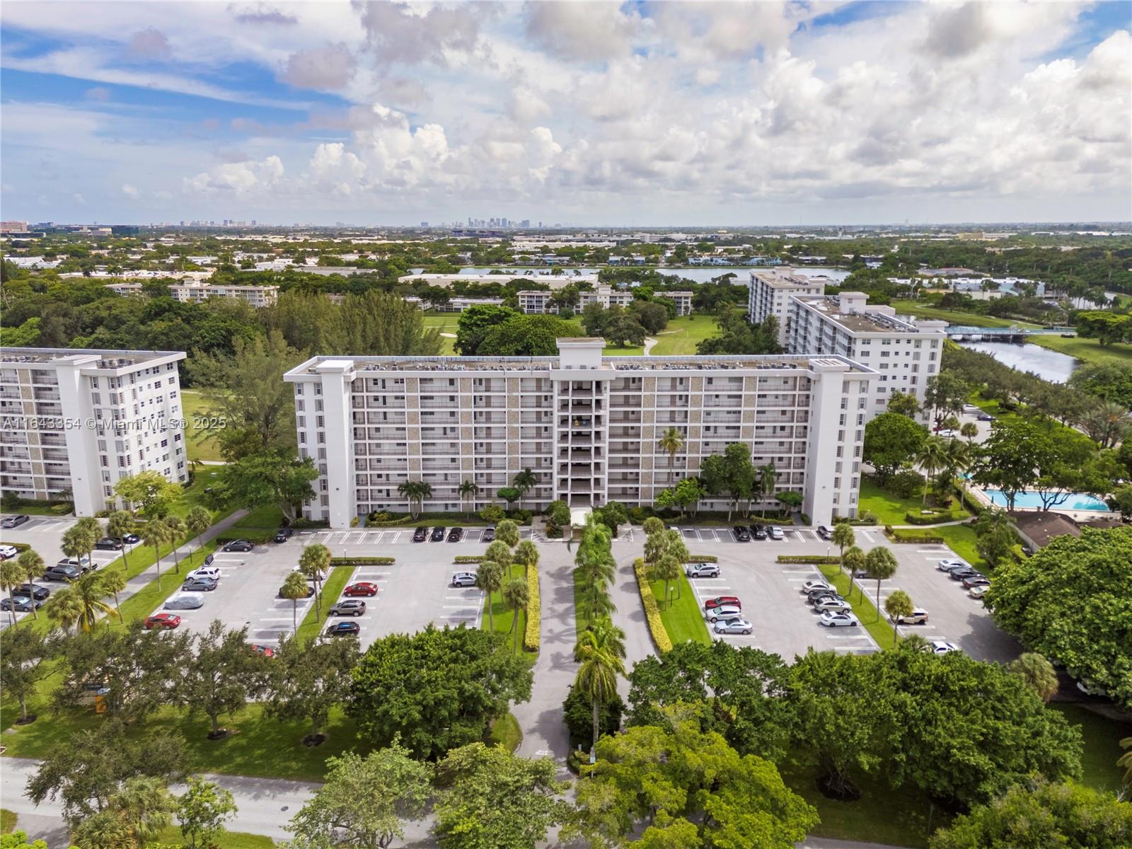 palm aire country club - Residential