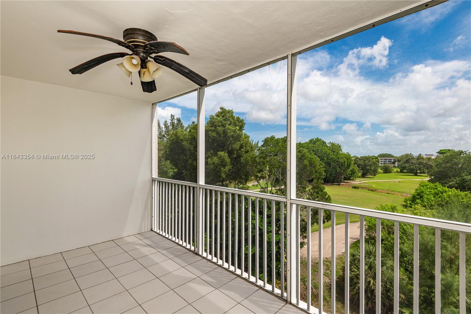 palm aire country club - Residential