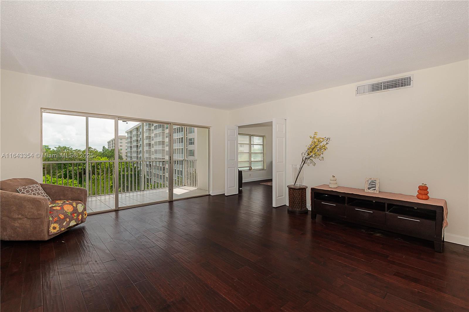 palm aire country club - Residential