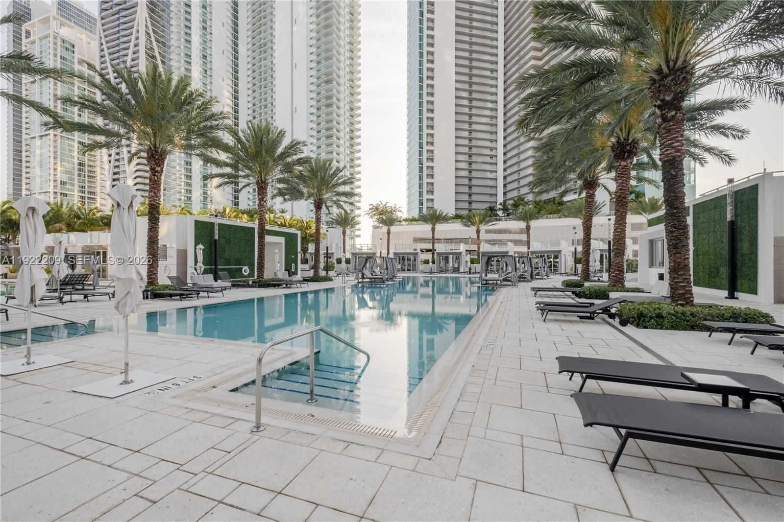 PARAMOUNT MIAMI WORLDCENTE - Residential