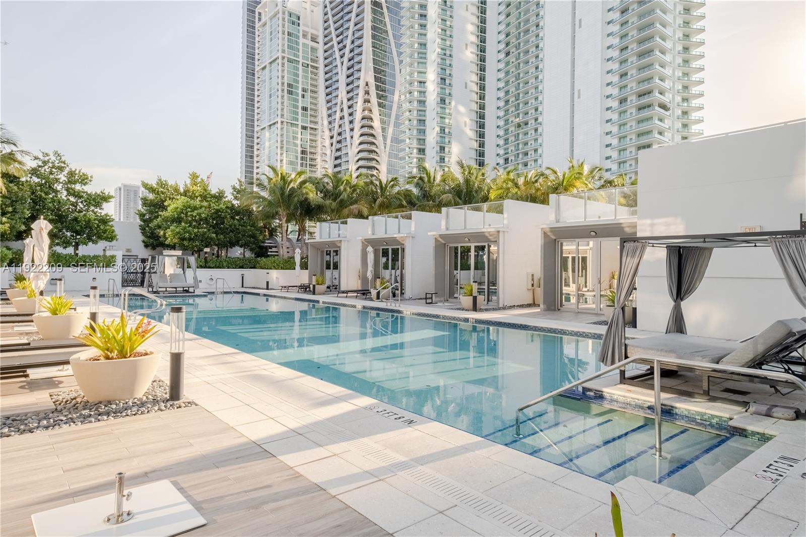 PARAMOUNT MIAMI WORLDCENTE - Residential