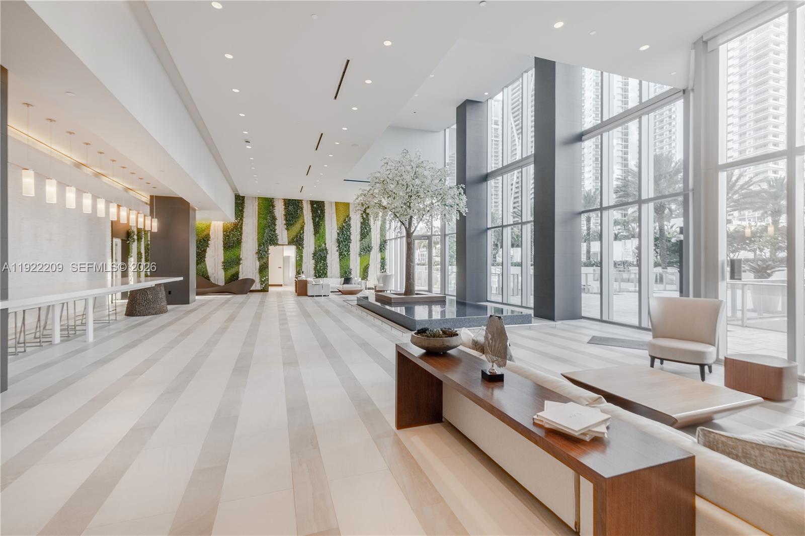 PARAMOUNT MIAMI WORLDCENTE - Residential