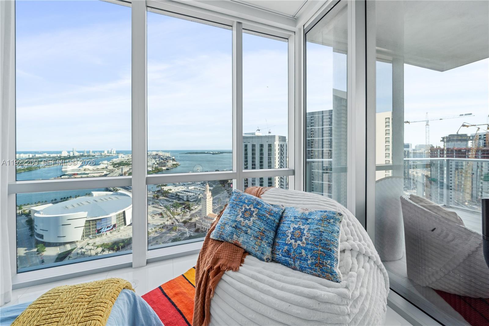 PARAMOUNT MIAMI WORLDCENTE - Residential