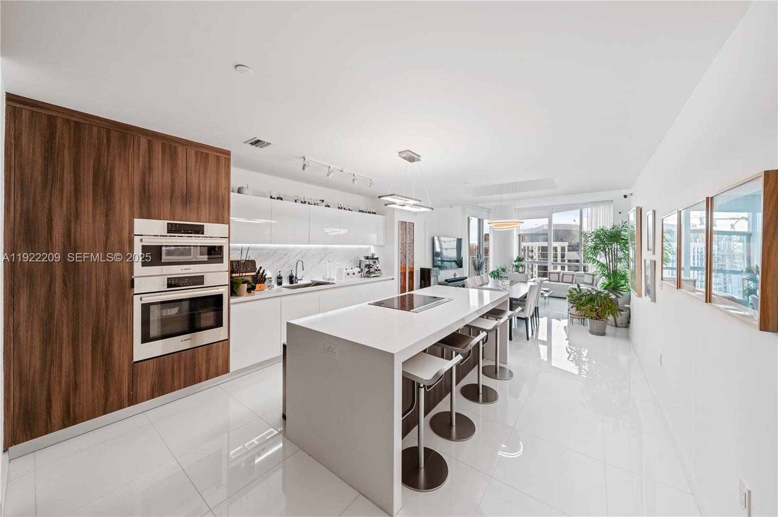 PARAMOUNT MIAMI WORLDCENTE - Residential