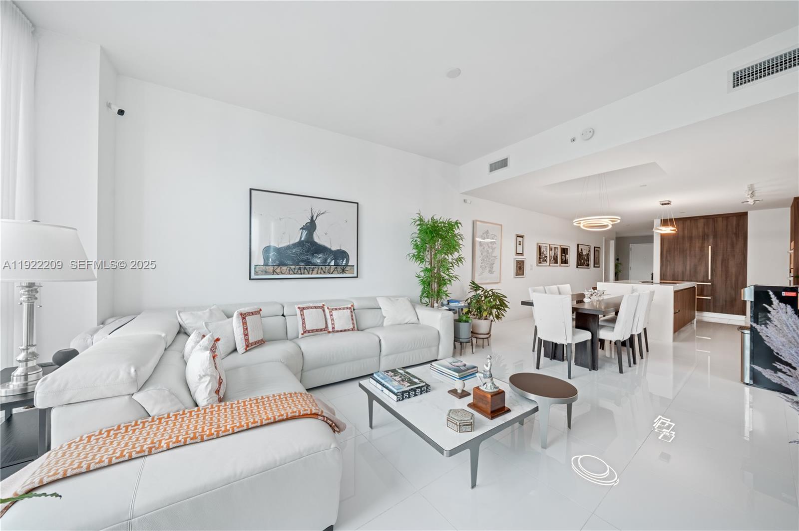 PARAMOUNT MIAMI WORLDCENTE - Residential