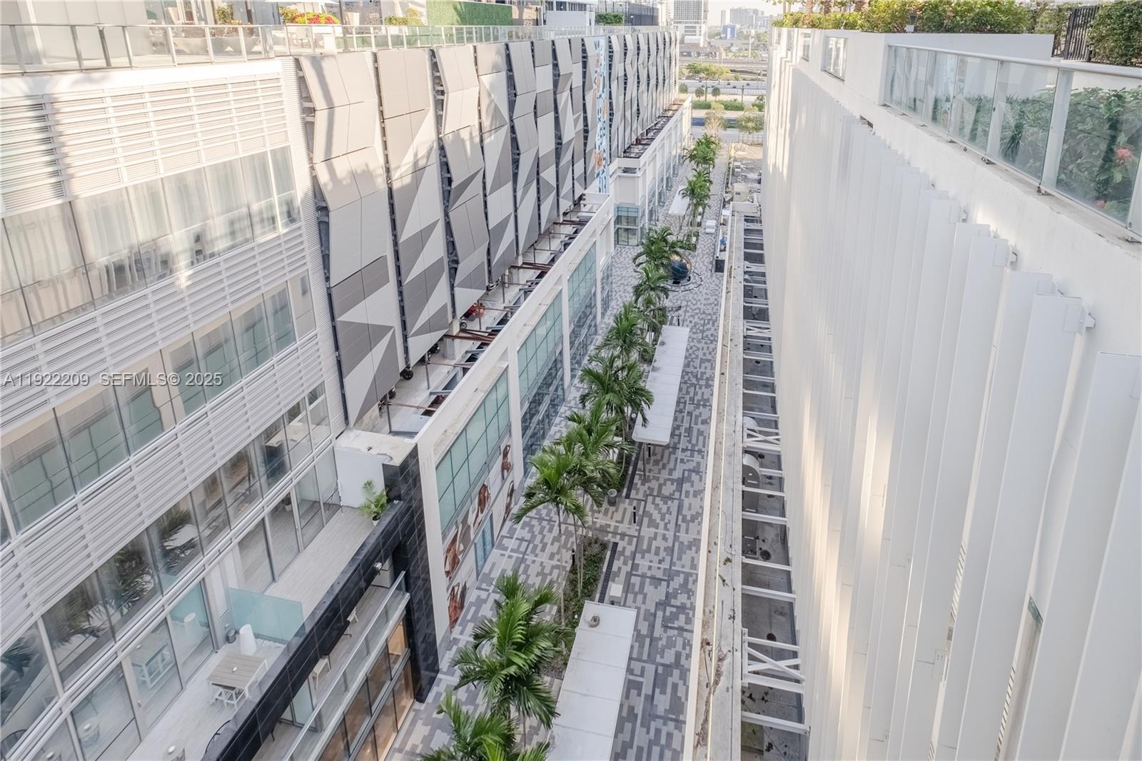 PARAMOUNT MIAMI WORLDCENTE - Residential