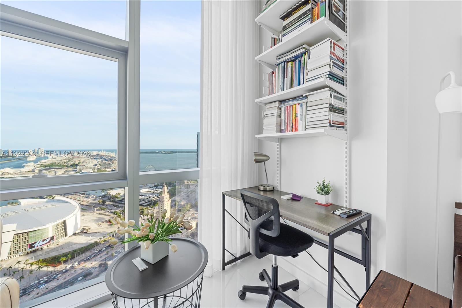 PARAMOUNT MIAMI WORLDCENTE - Residential