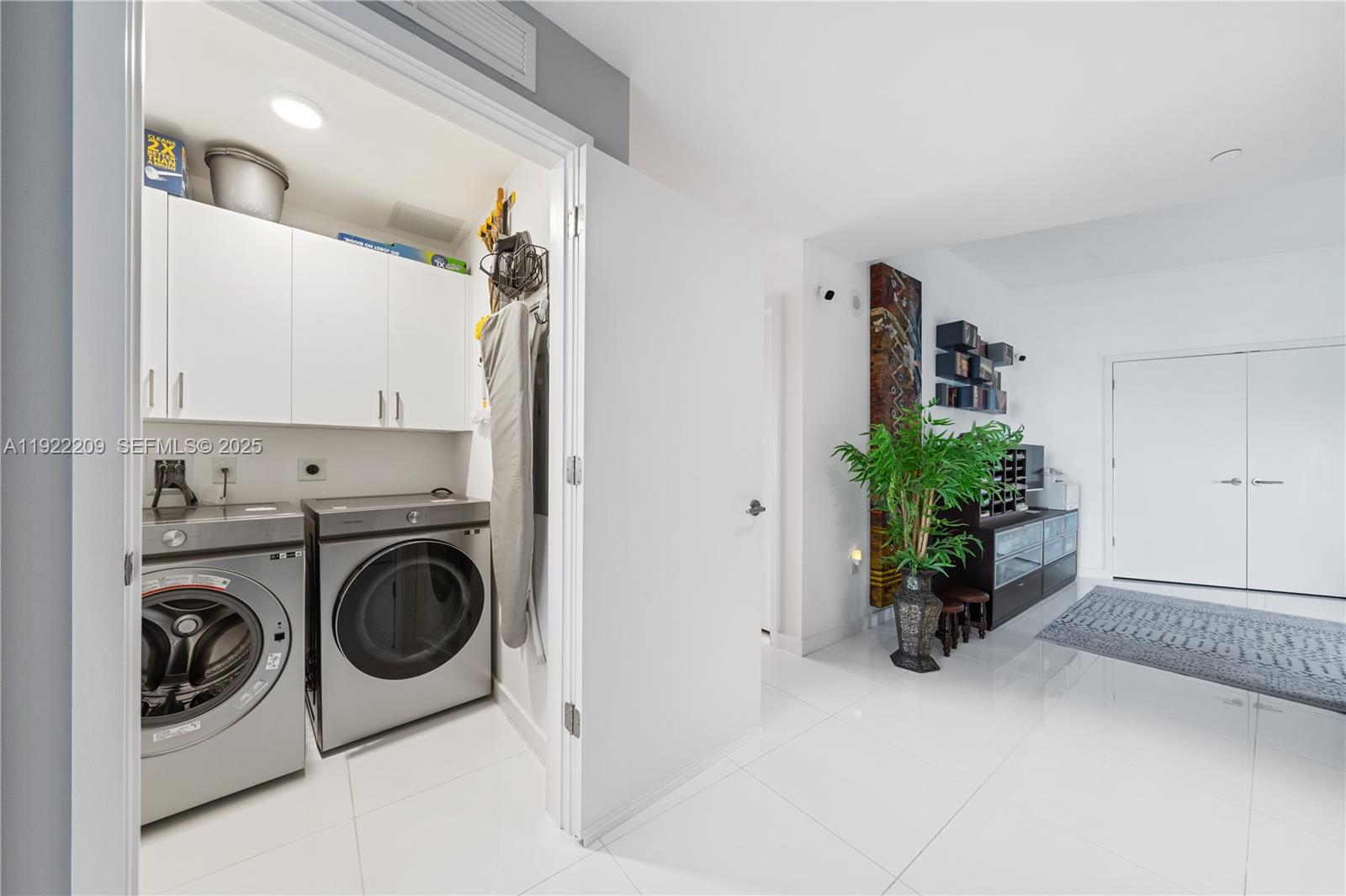 PARAMOUNT MIAMI WORLDCENTE - Residential