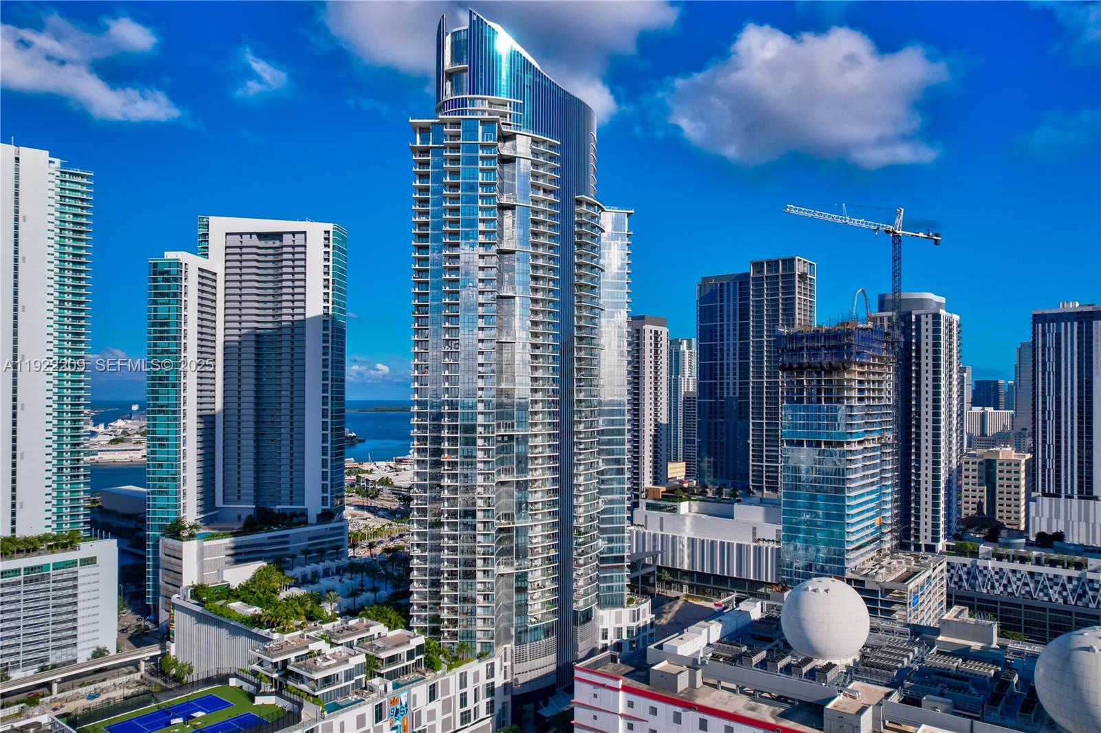 PARAMOUNT MIAMI WORLDCENTE - Residential