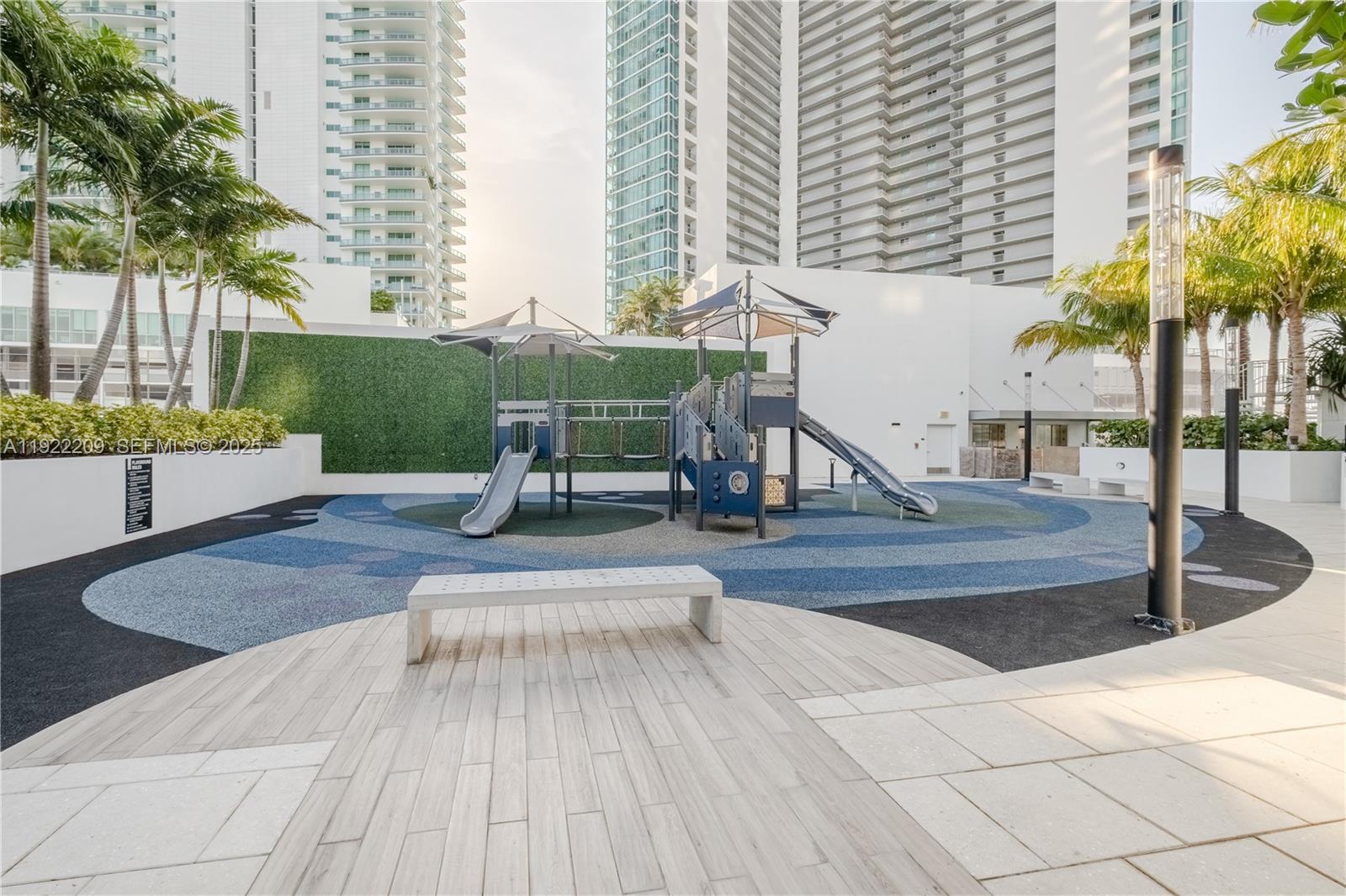 PARAMOUNT MIAMI WORLDCENTE - Residential