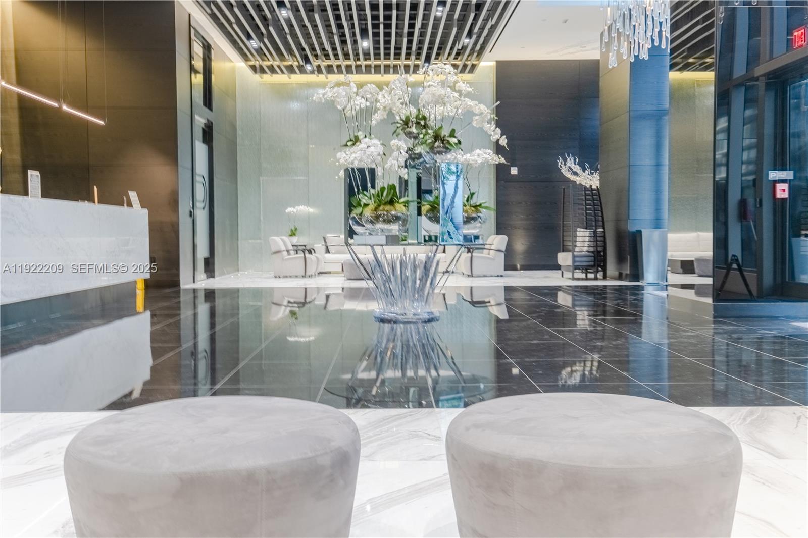 PARAMOUNT MIAMI WORLDCENTE - Residential