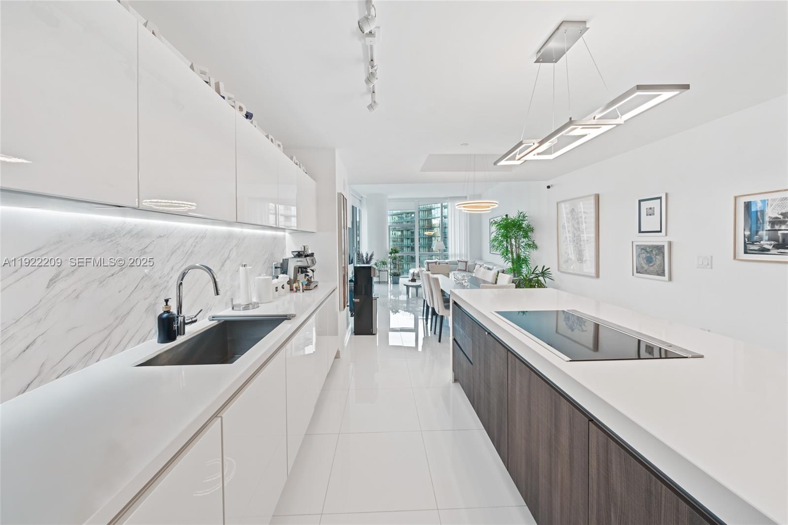 PARAMOUNT MIAMI WORLDCENTE - Residential