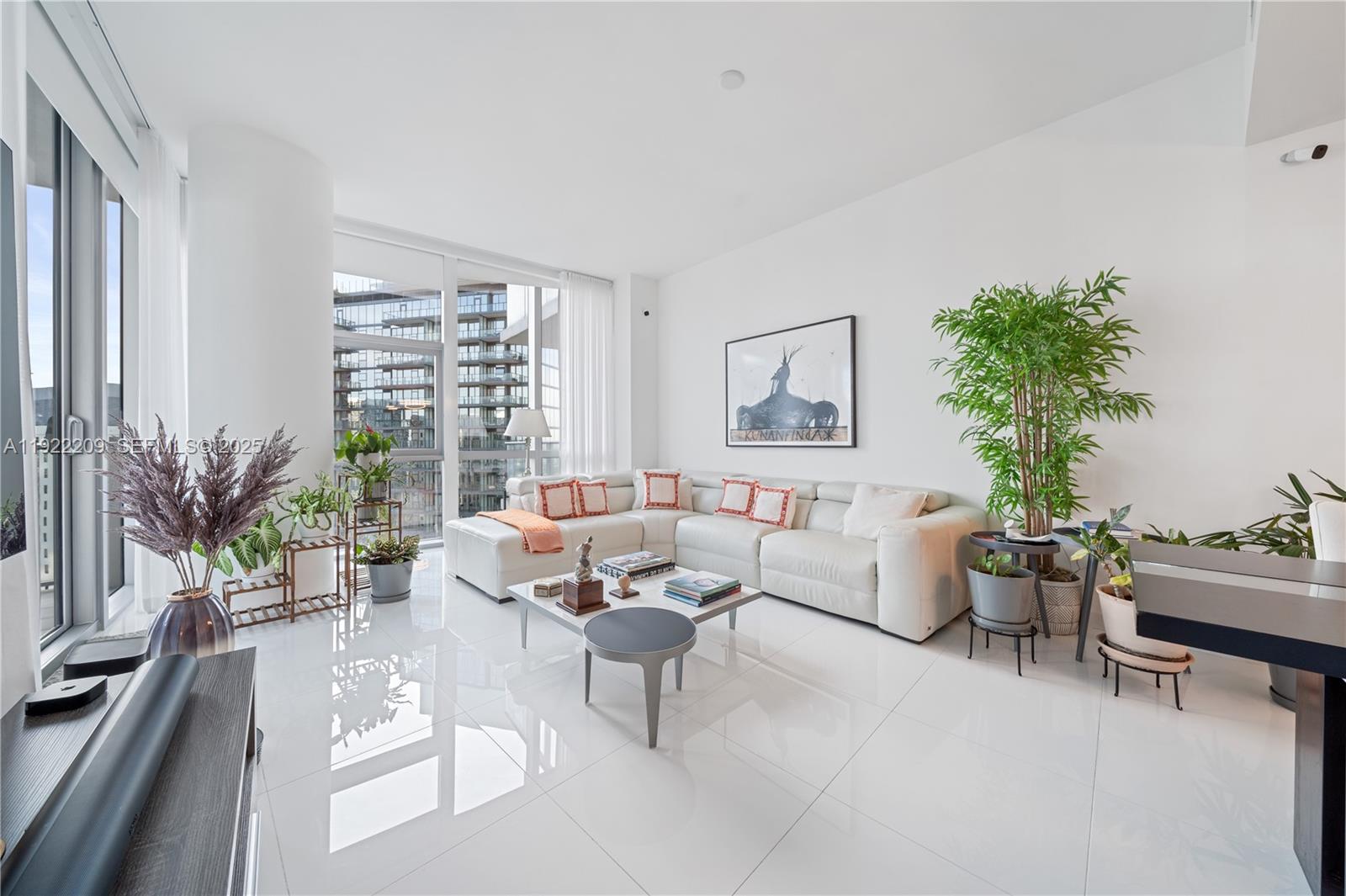 PARAMOUNT MIAMI WORLDCENTE - Residential