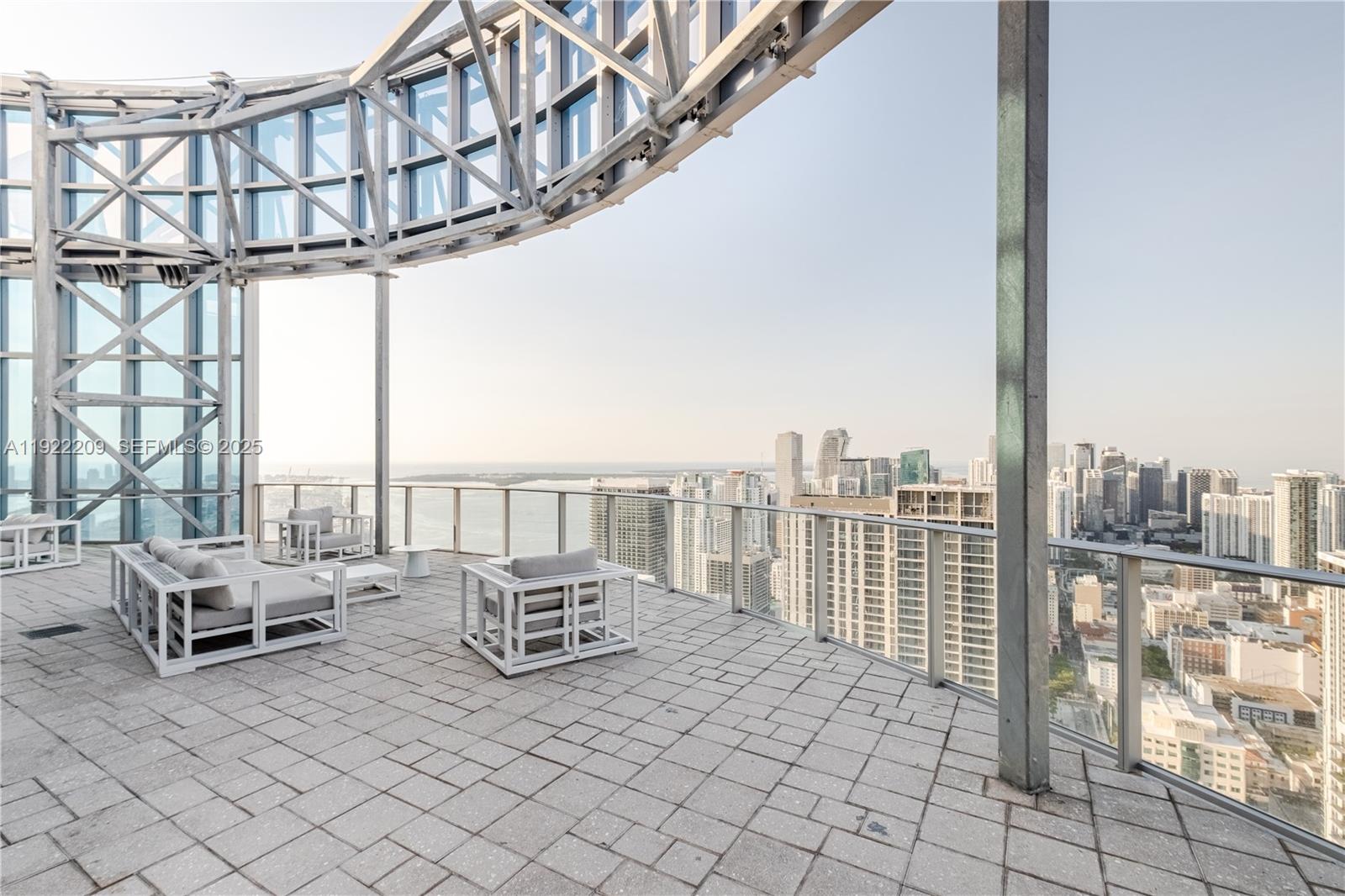 PARAMOUNT MIAMI WORLDCENTE - Residential