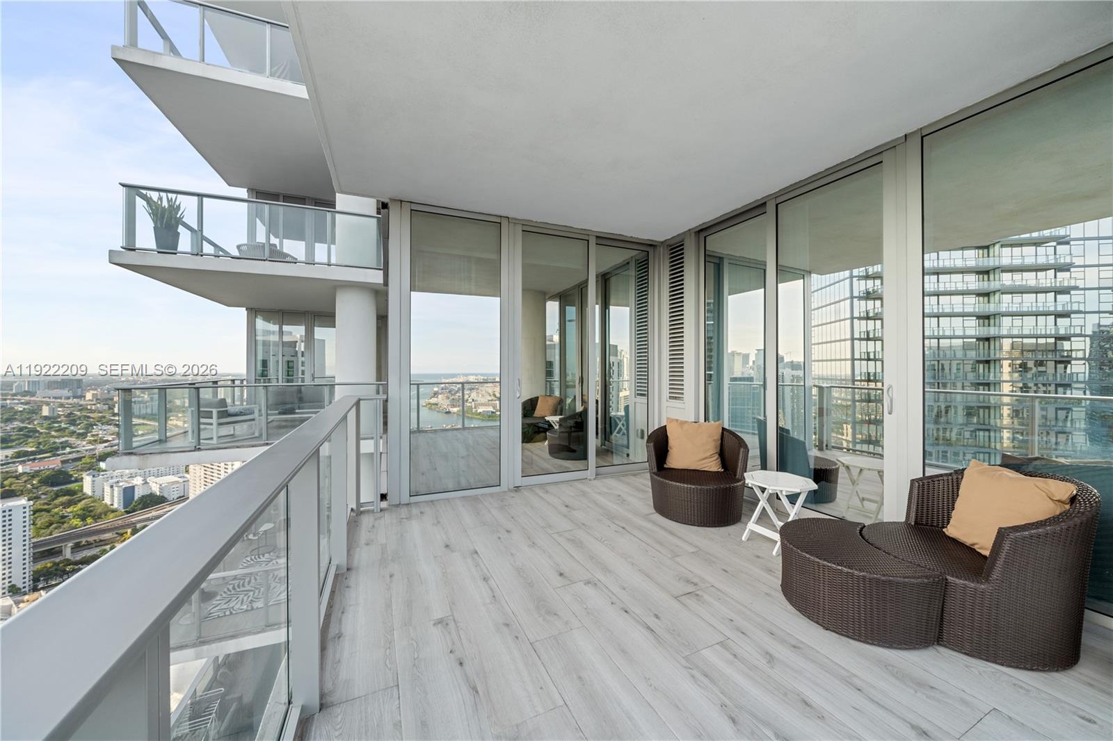 PARAMOUNT MIAMI WORLDCENTE - Residential