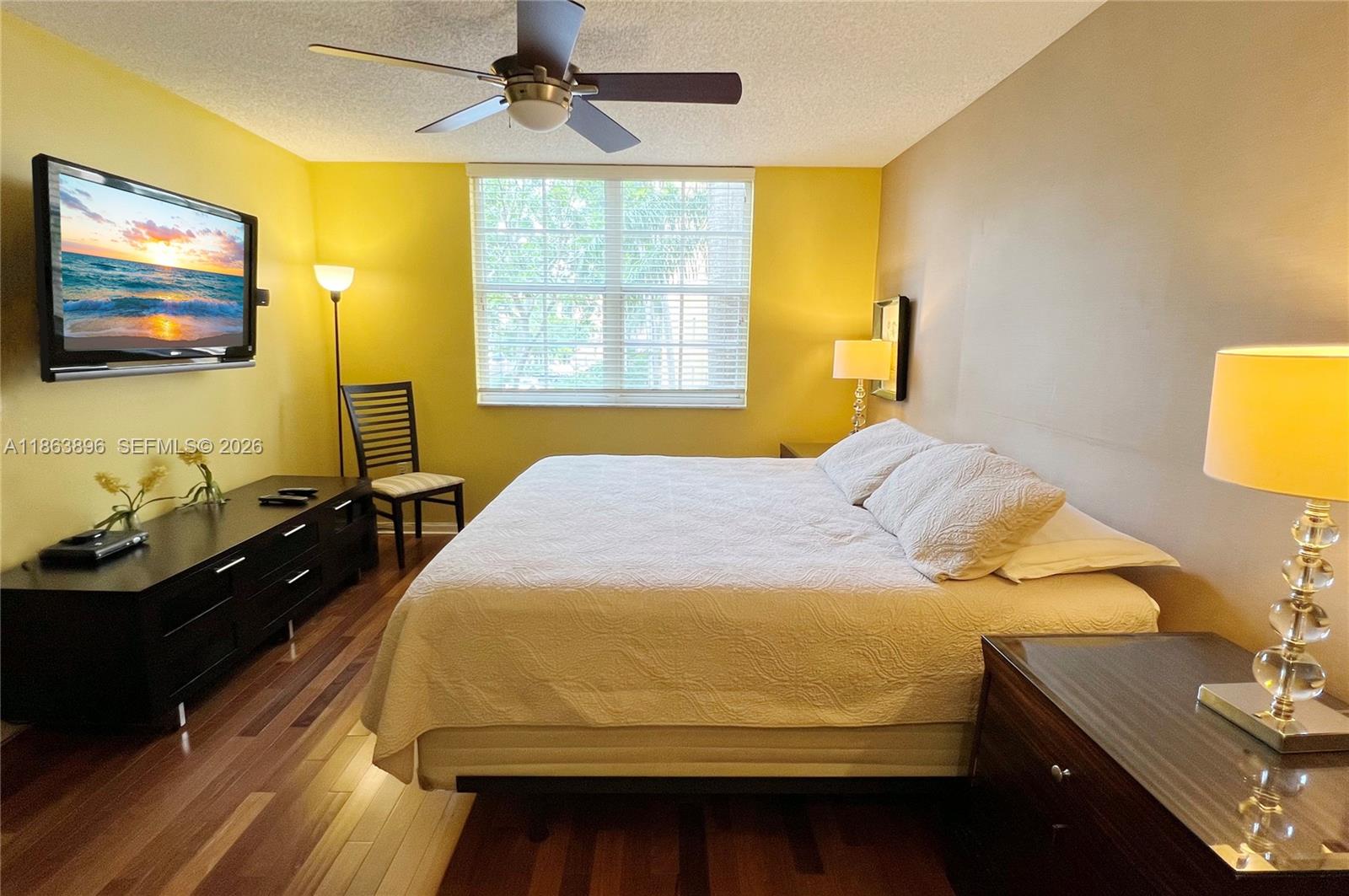 THE YACHT CLUB AT AVENTURA - Residential