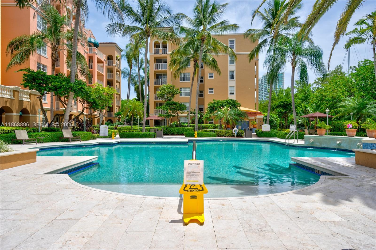 THE YACHT CLUB AT AVENTURA - Residential