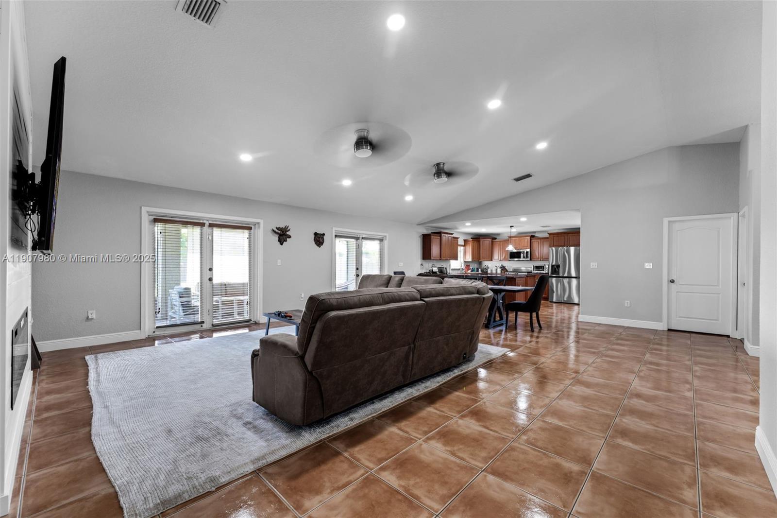 FARM LAND ESTATES - Residential