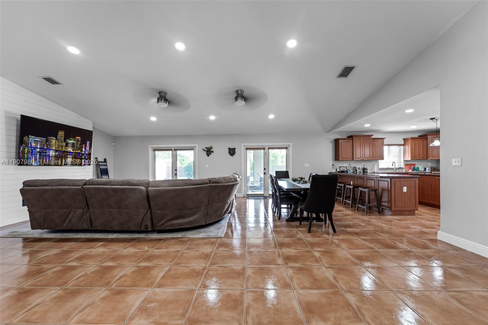 FARM LAND ESTATES - Residential