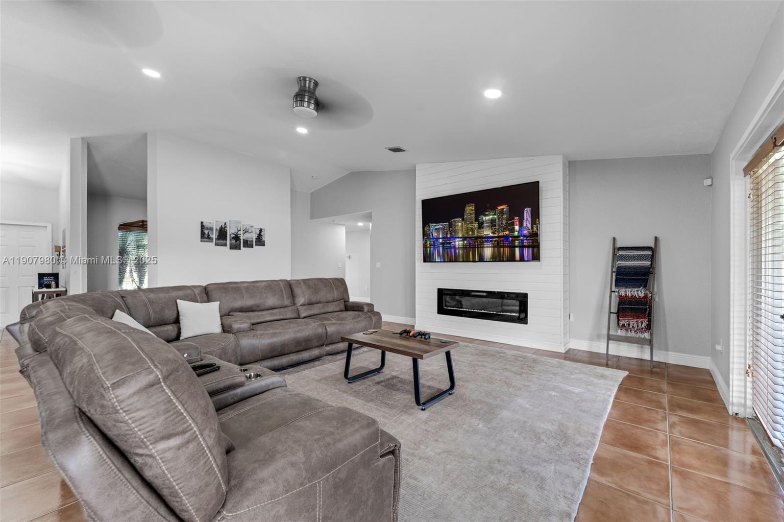 FARM LAND ESTATES - Residential