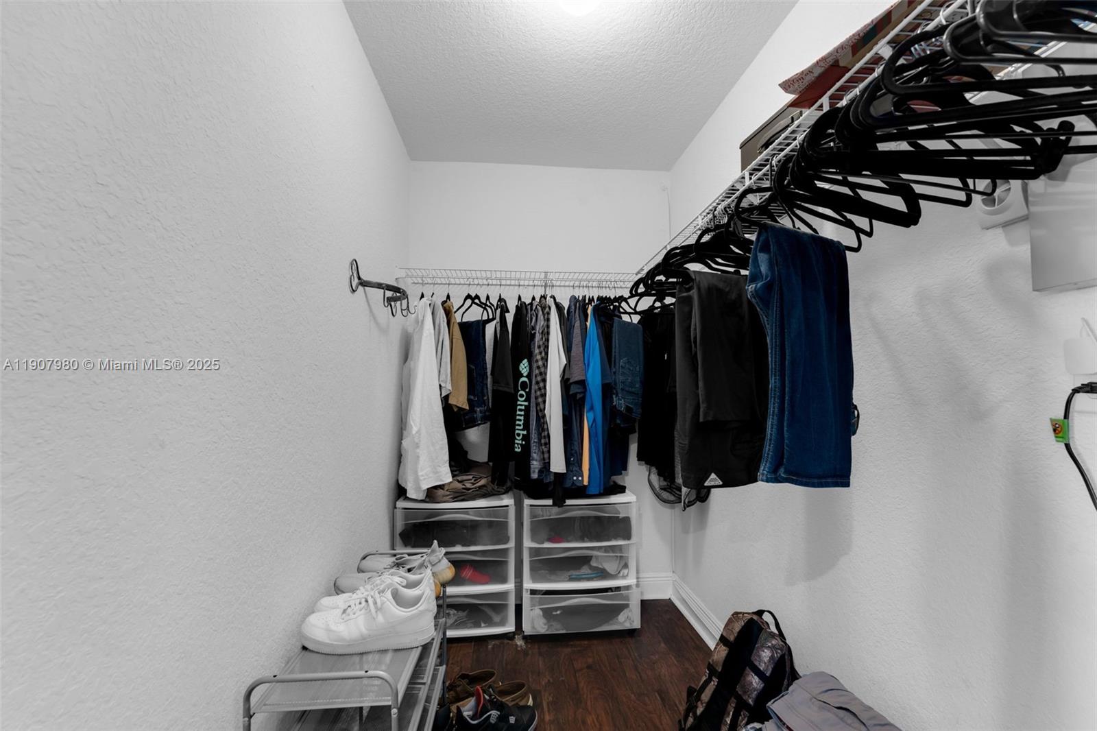 FARM LAND ESTATES - Residential