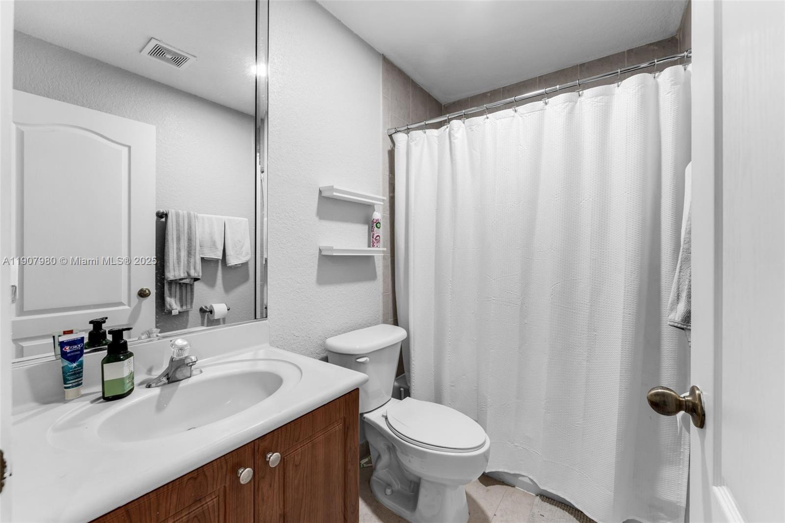 FARM LAND ESTATES - Residential